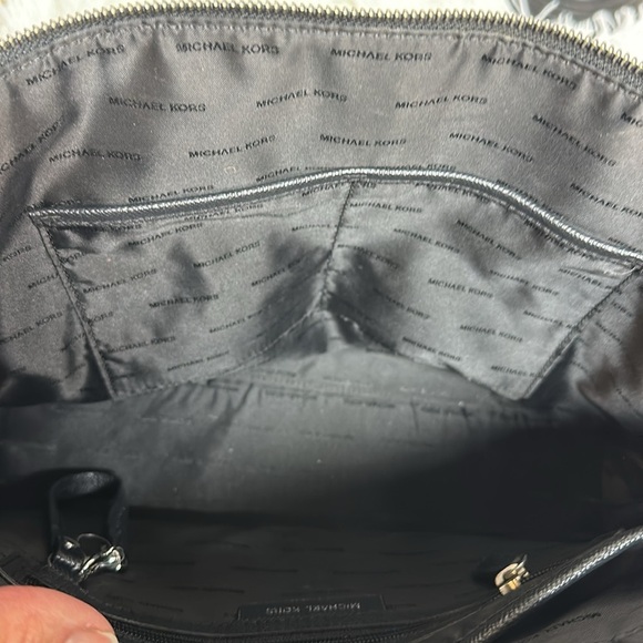 Maddie Medium Crossgrain Leather Tote Bag - Picture 10 of 16